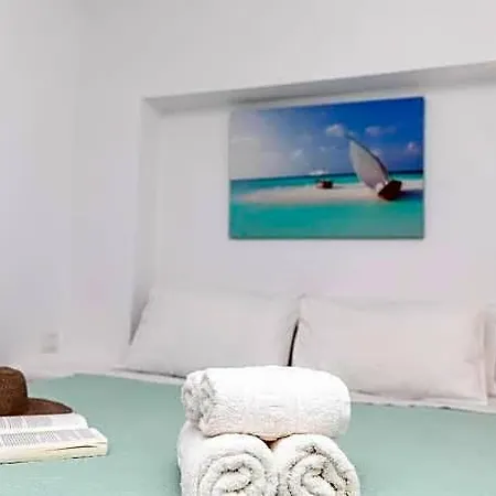 Depis Luxury Naxos Town 호텔 3*